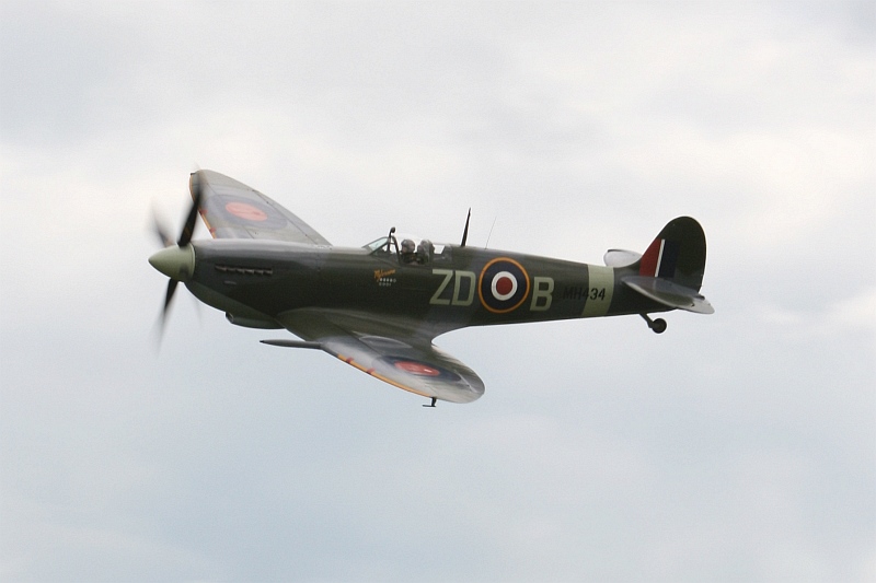 http://www.simviation.com/yabbuploads/MrJake-OS-Spitfires- (6).jpg